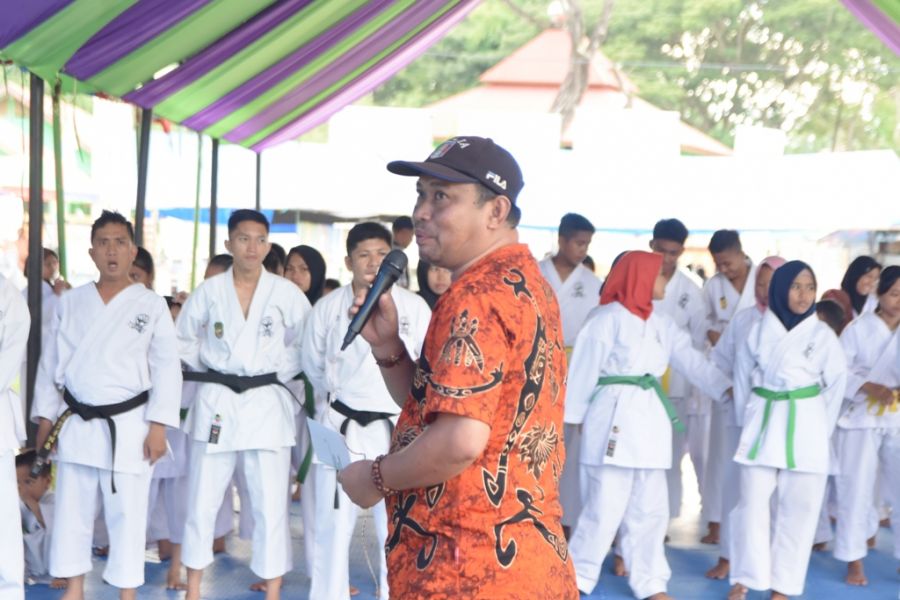 Pemda Lutra Respon Kejuaraan Karate Se-Indonesia Timur